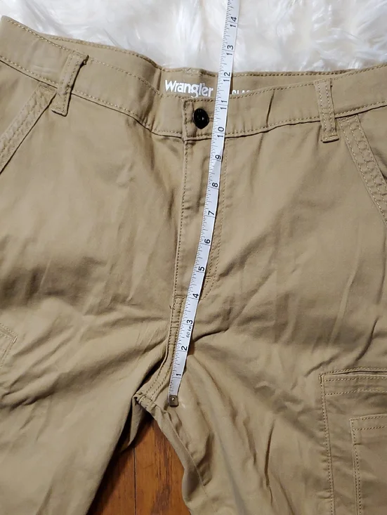 Wrangler Tan Cargo Shorts with Utility Pockets - Picture 6 of 12